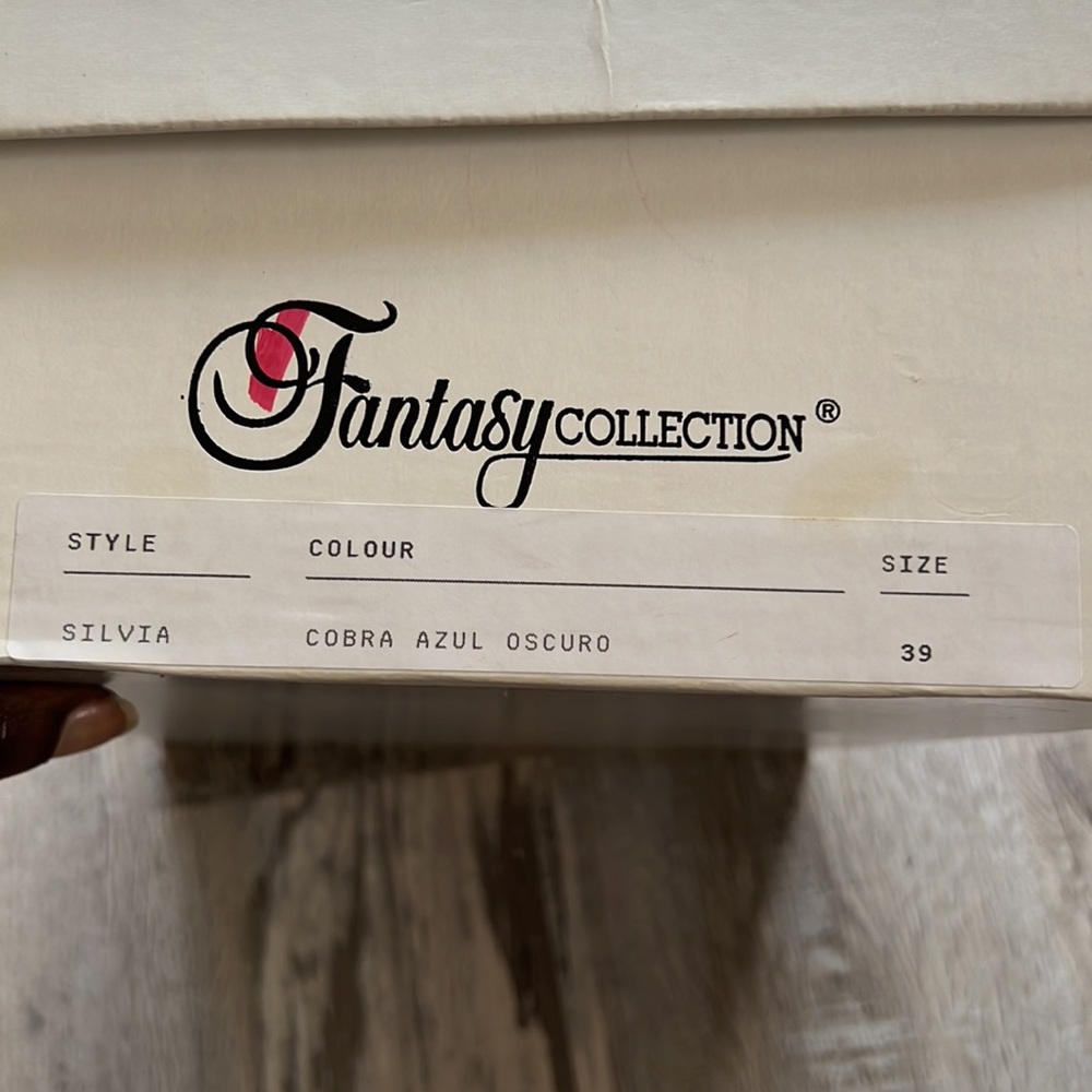 FANTASY - Picture 10 of 10